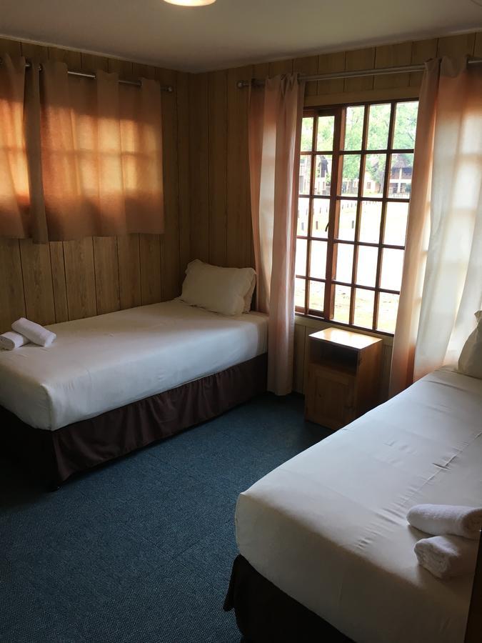 Dragon Peaks Mountain Resort Champagne Valley Exterior photo